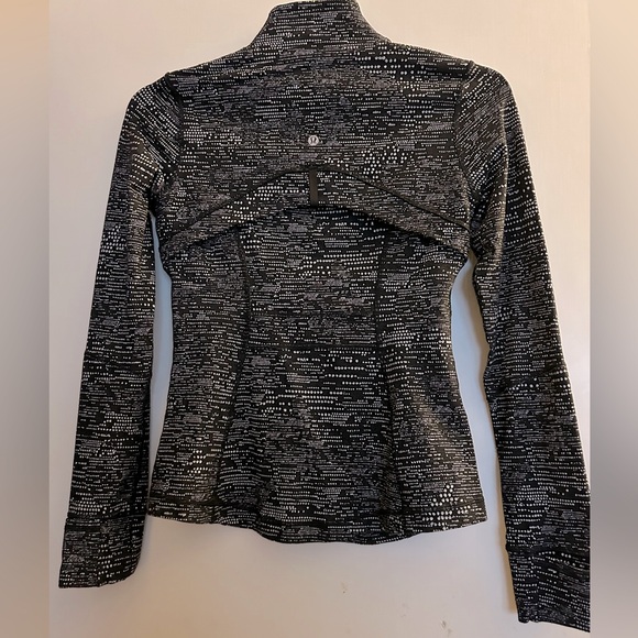 Lululemon Define Jacket in black and white print - Picture 3 of 7